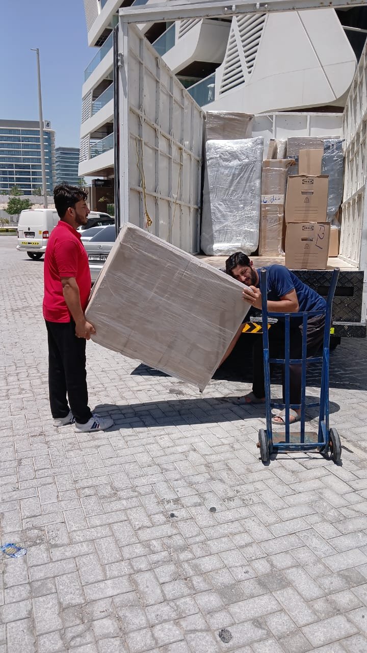 Al Safa Movers professional packing and wrapping services in Abu Dhabi — quality packing materials